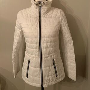 XS white, GUESS coat with storage bag